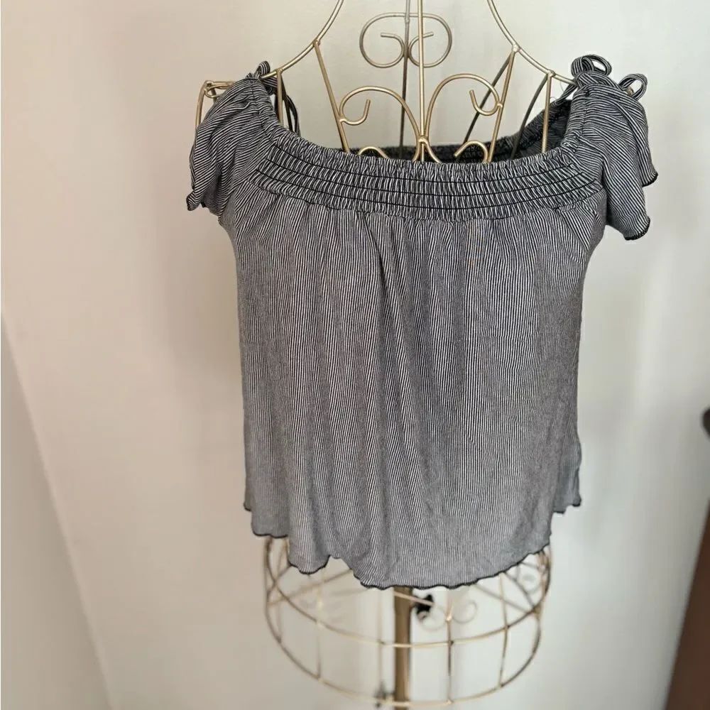 American Eagle Soft & Sexy Stripe Smocked Neck Flutter Sleeve Top Size XS